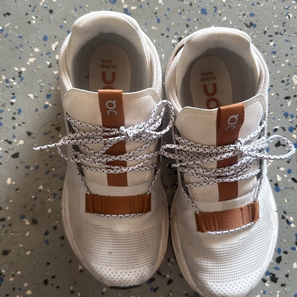 On Cloudnova Sneakers - Picture 2 of 4